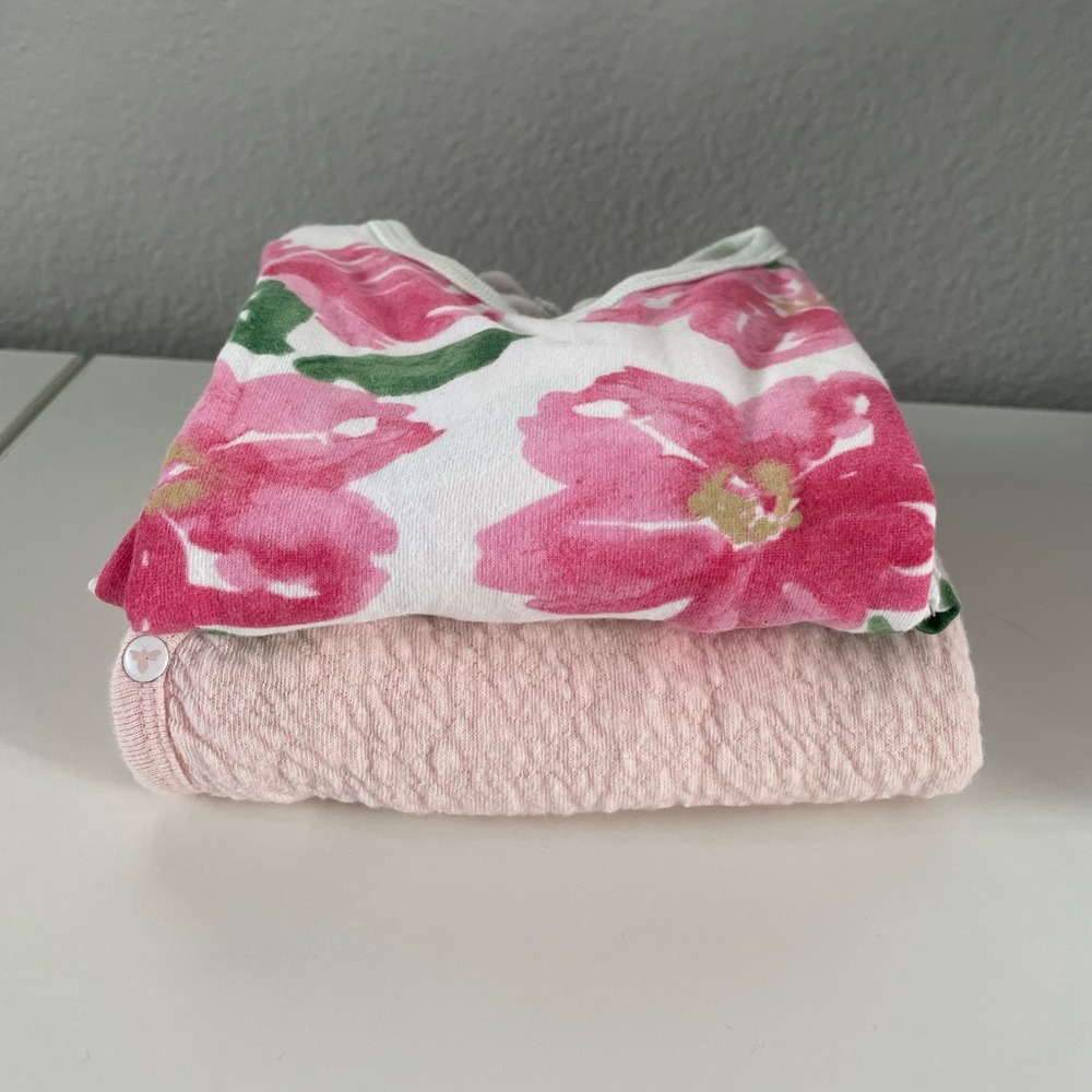 Burt’s Bee Set of 2 Sleepers EUC Size Newborn - 2 Baby Girl Sleepers Bundle